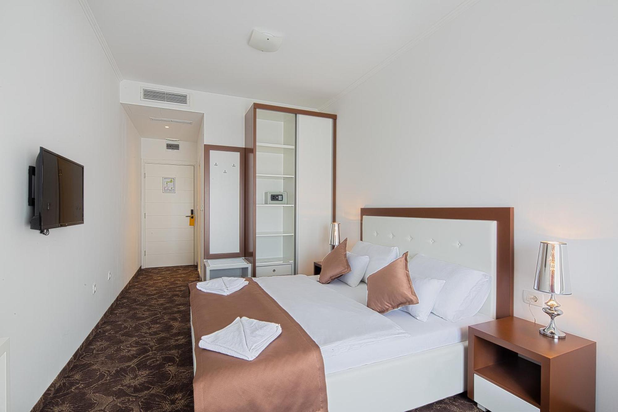 Hotel Pozzo Budva Exterior photo