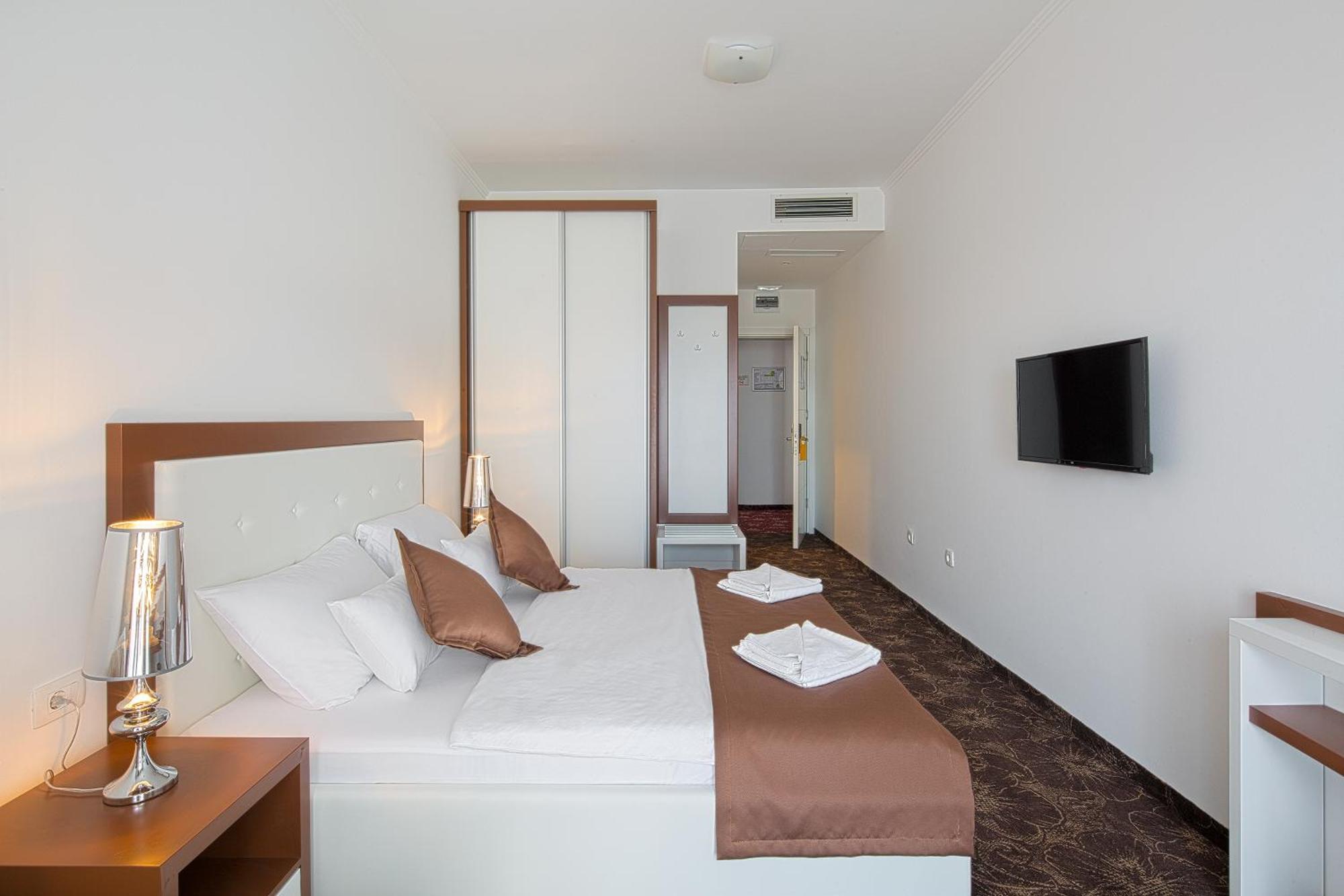 Hotel Pozzo Budva Exterior photo