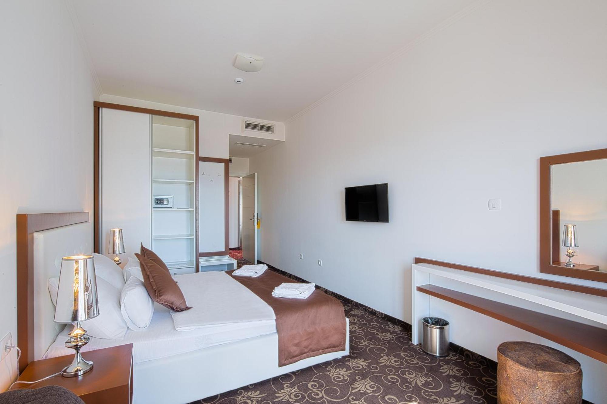 Hotel Pozzo Budva Exterior photo