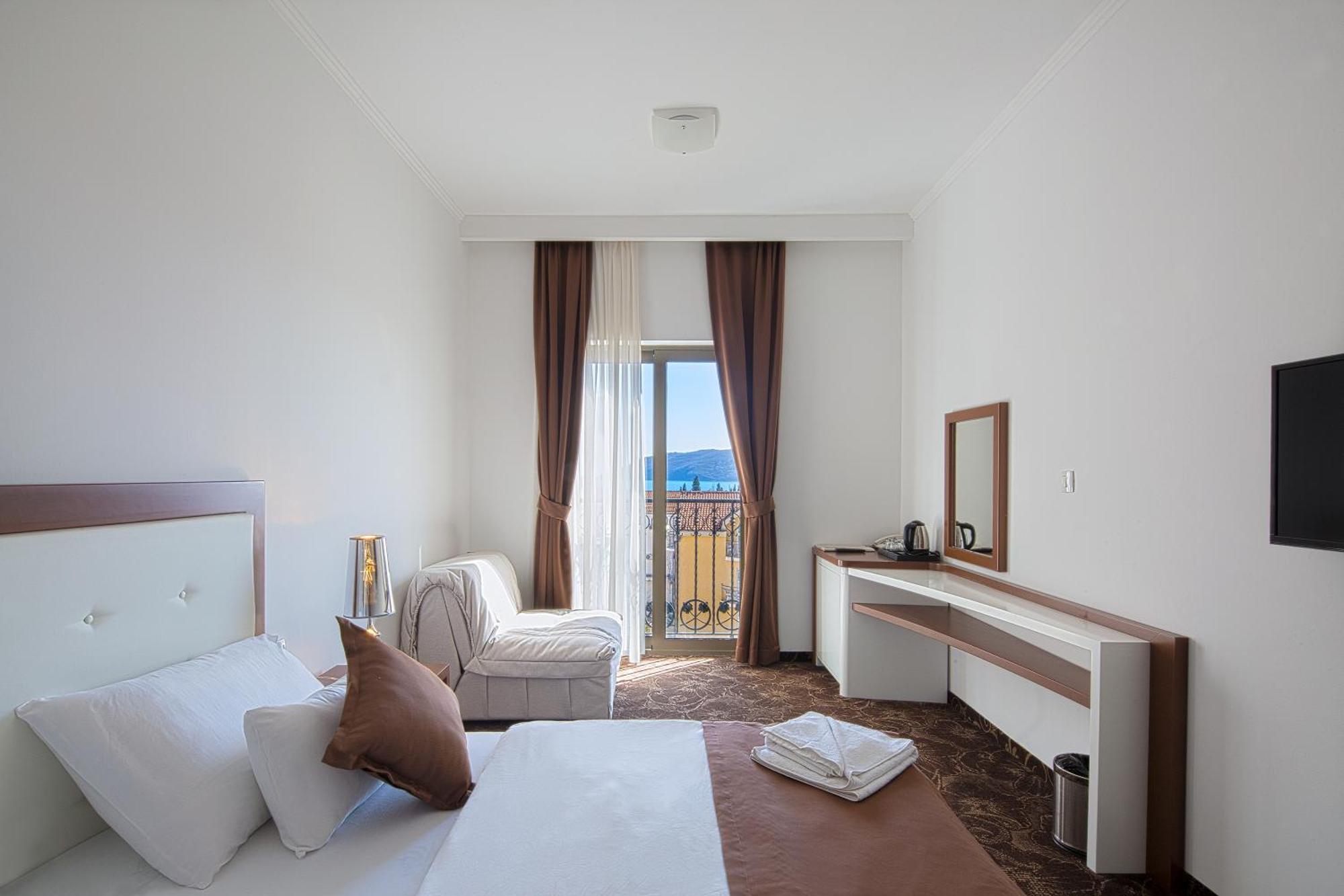 Hotel Pozzo Budva Exterior photo