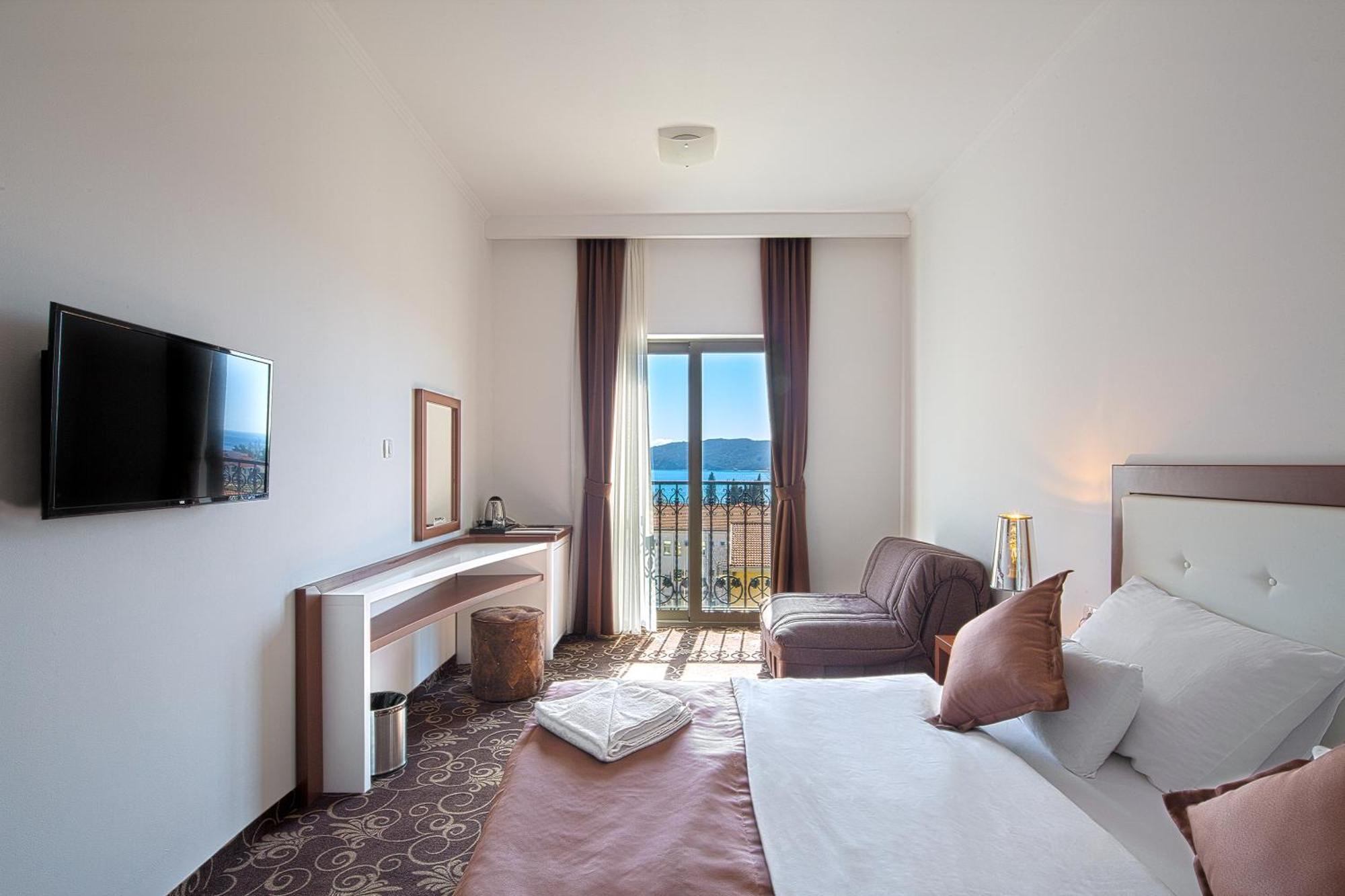 Hotel Pozzo Budva Exterior photo